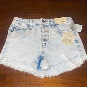 Altar’d State ladies NWT high rise cut off shorts parable light. Distressed.